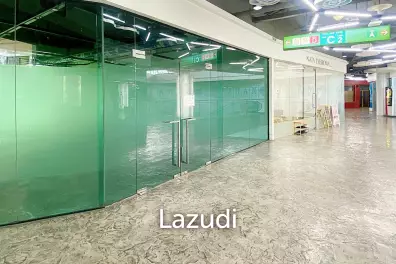 Retail space for rent in Srinakarin