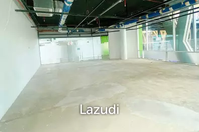 Retail space for rent in Srinakarin