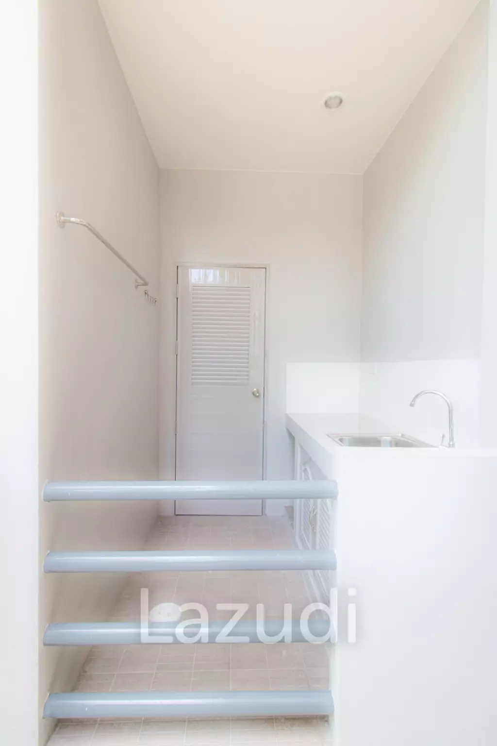 Apartment Building + Business in Chaweng