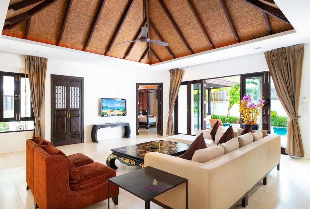 3 beds 2 baths luxury villa in Chalong