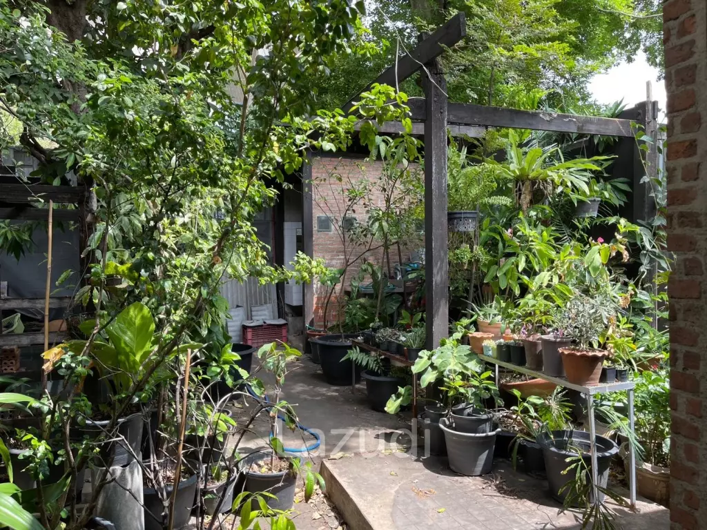 1,760 SQ.M Land Soi Pradiphat 19 For Sale