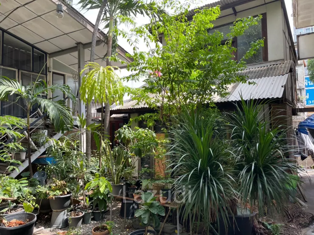 1,760 SQ.M Land Soi Pradiphat 19 For Sale