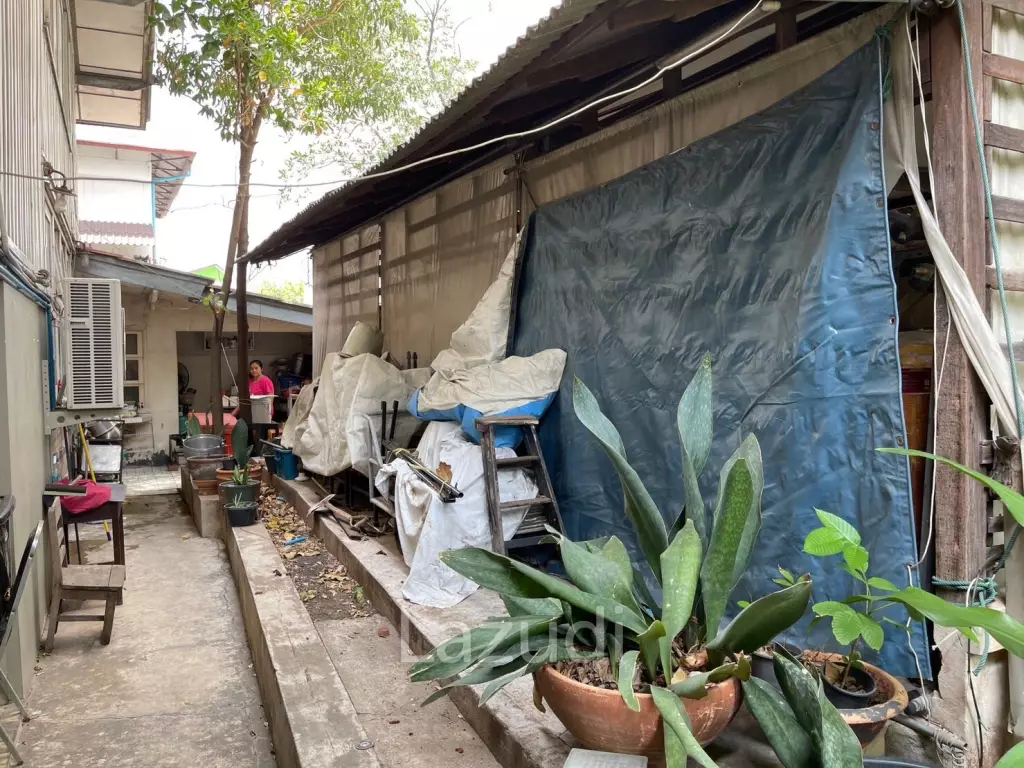 1,760 SQ.M Land Soi Pradiphat 19 For Sale