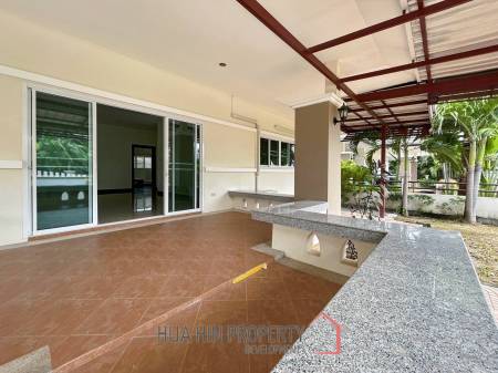 Emerald Green : 3 Bedroom 3 Bathroom Villa