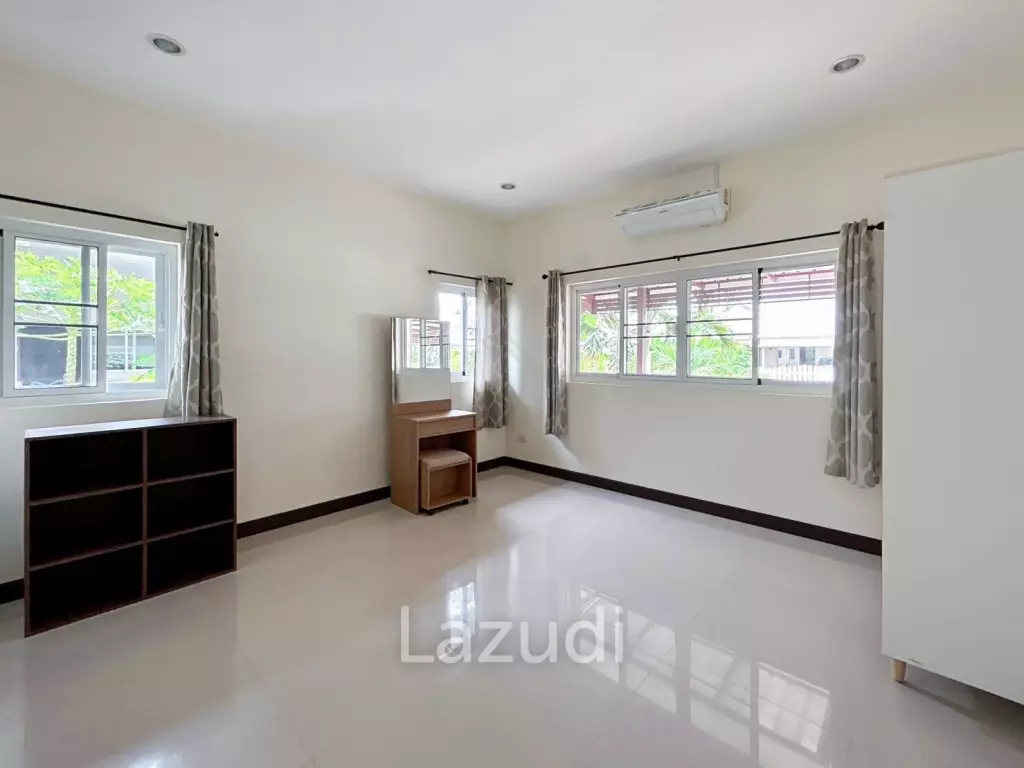 Emerald Green : 3 Bedroom 3 Bathroom Villa