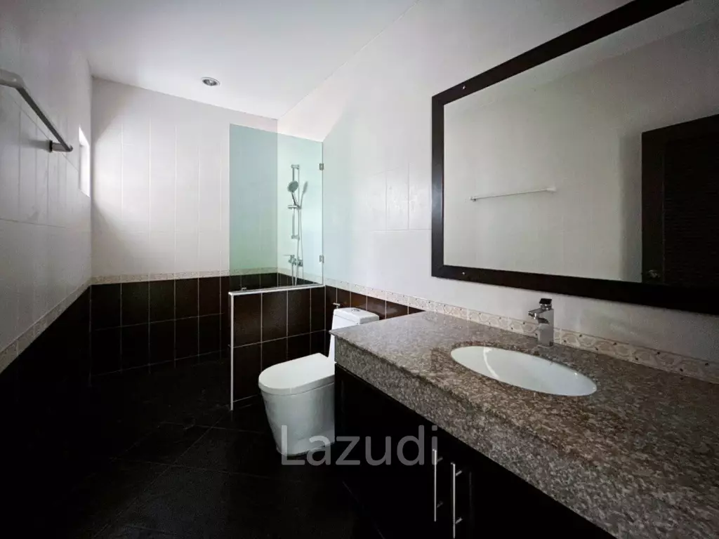 Emerald Green : 3 Bedroom 3 Bathroom Villa