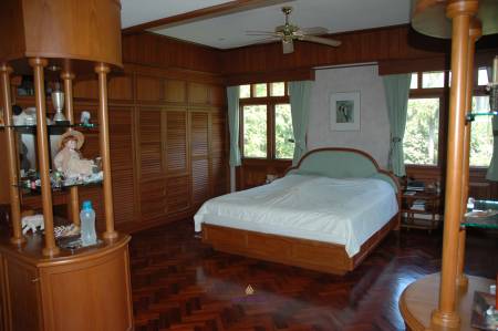 Beautiful and Large Villa with Pool and Garden in Phuket, Rawai Nai Harn