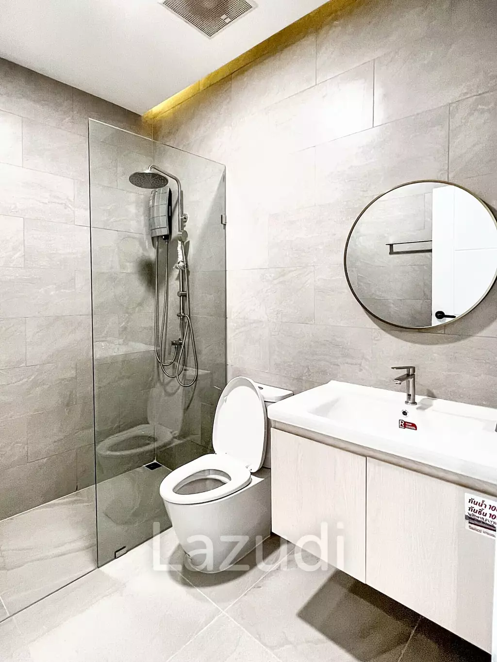 4 Bed 3 Bath 210 SQ.M Townhouse in Ekkamai