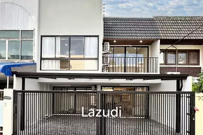 4 Bed 3 Bath 210 SQ.M Townhouse in Ekkamai