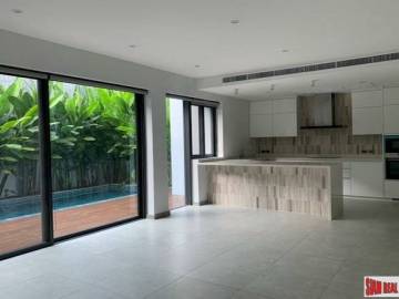 New Large Three Storey Four Bedroom House for Sale in Phrom Phong