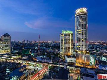 Sky Walk Condo | Large Quality Studio Condo - Unblocked Views on High Floor & Close to BTS Phra Khanong