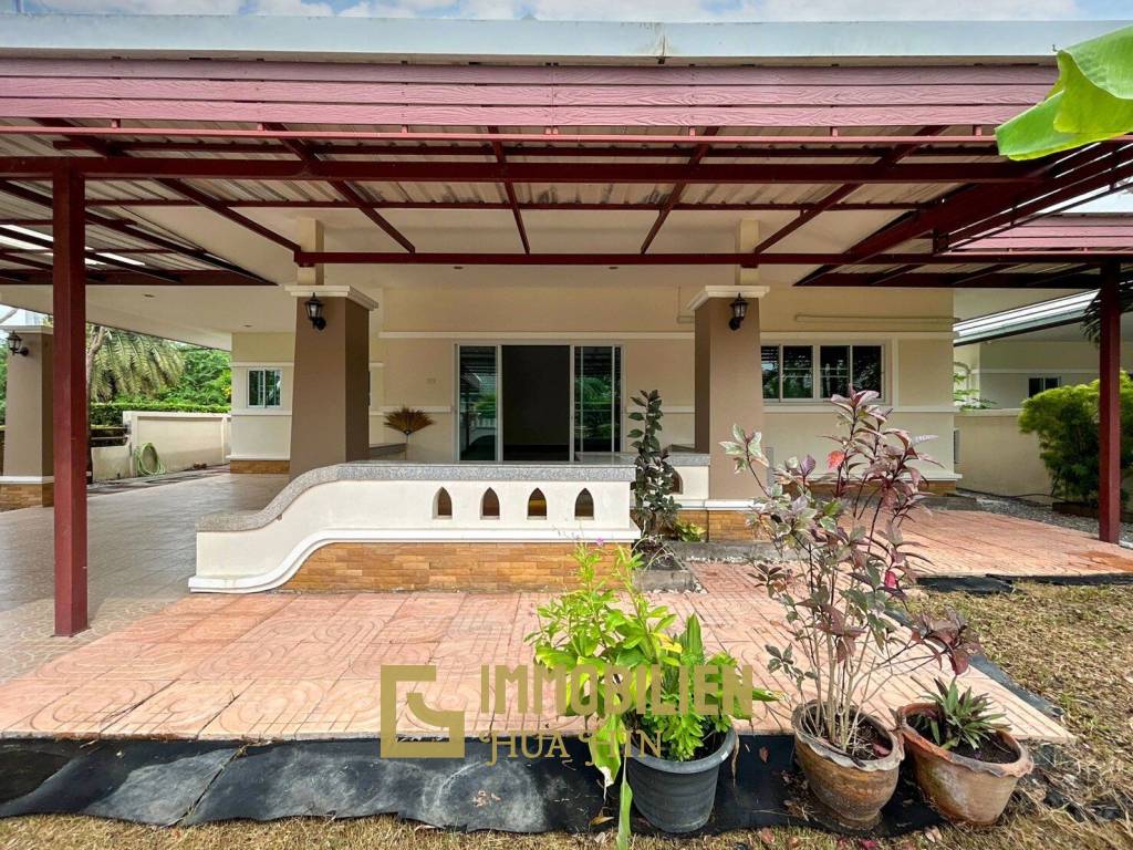 Emerald Green : 3 Bedroom 3 Bathroom Villa