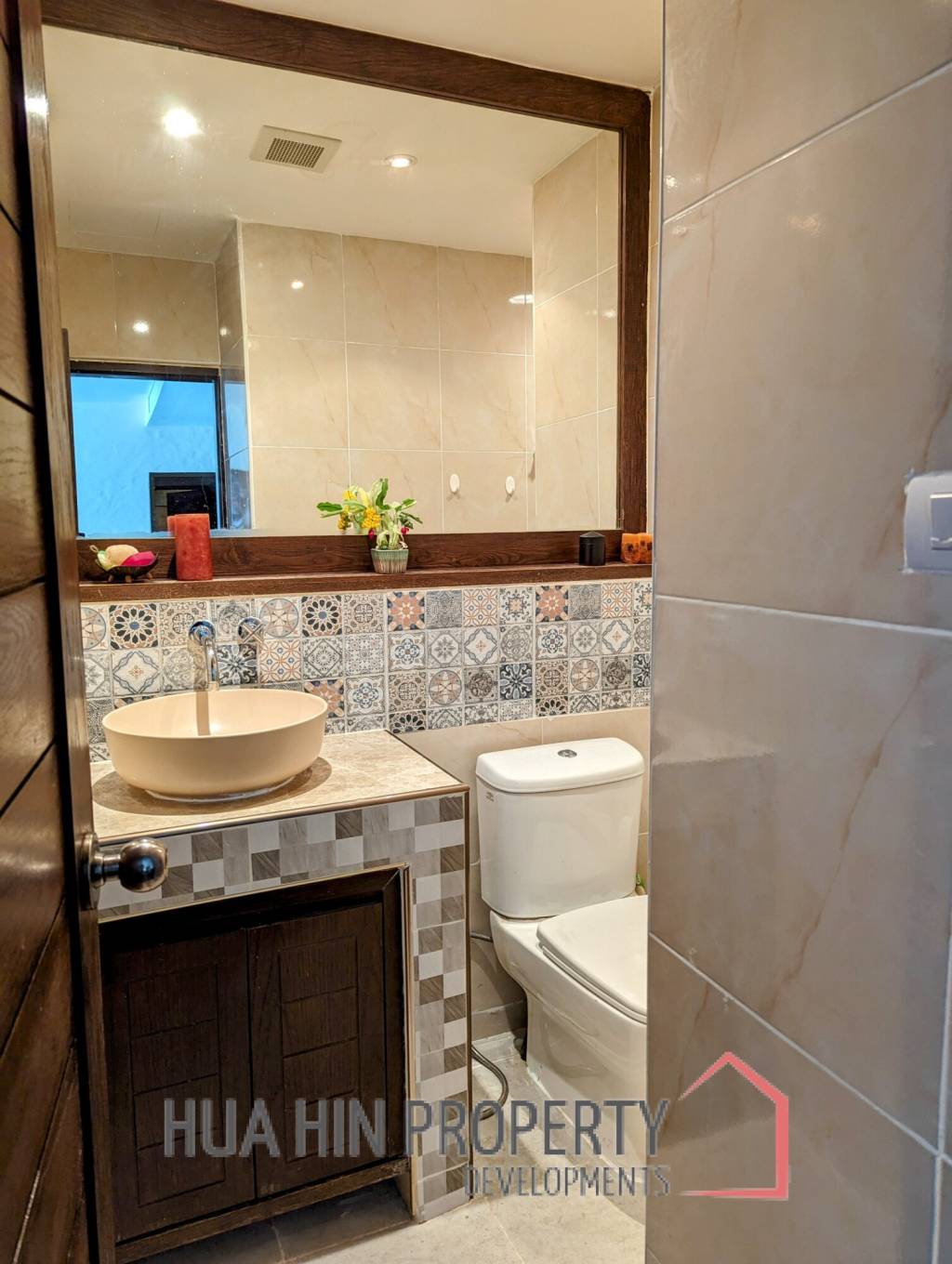 Las Tortugas : 2 Bed Beachfront Condo