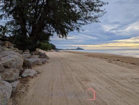 Las Tortugas : 2 Bed Beachfront Condo