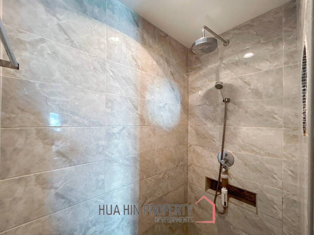 Las Tortugas : 2 Bed Beachfront Condo