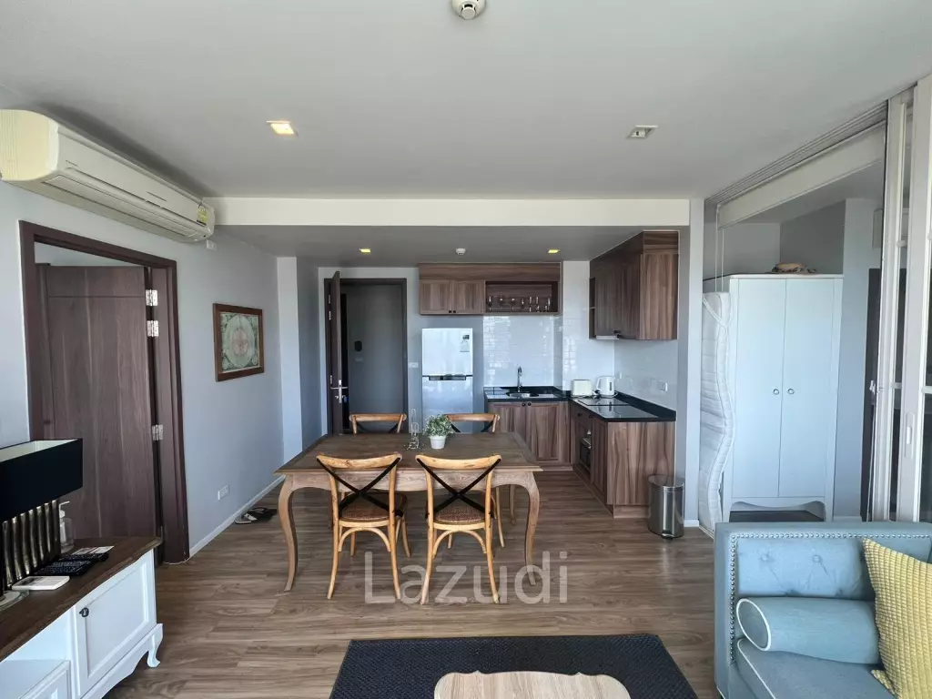 AUTUMN :  2 Bed Condo Nice view near the beach