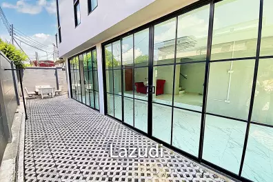 Home Office for sale in Ladphrao