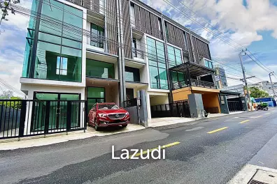 Home Office for sale in Ladphrao