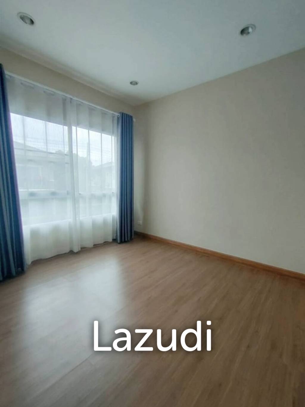 2-Storey 3 Bed House For Sale In Housing Project