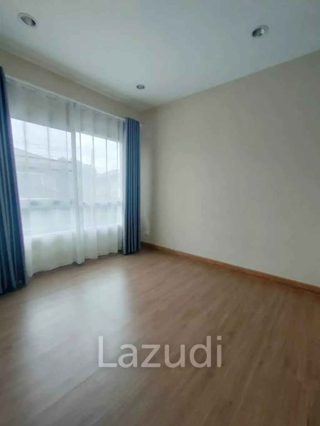 2-Storey 3 Bed House For Sale In Housing Project