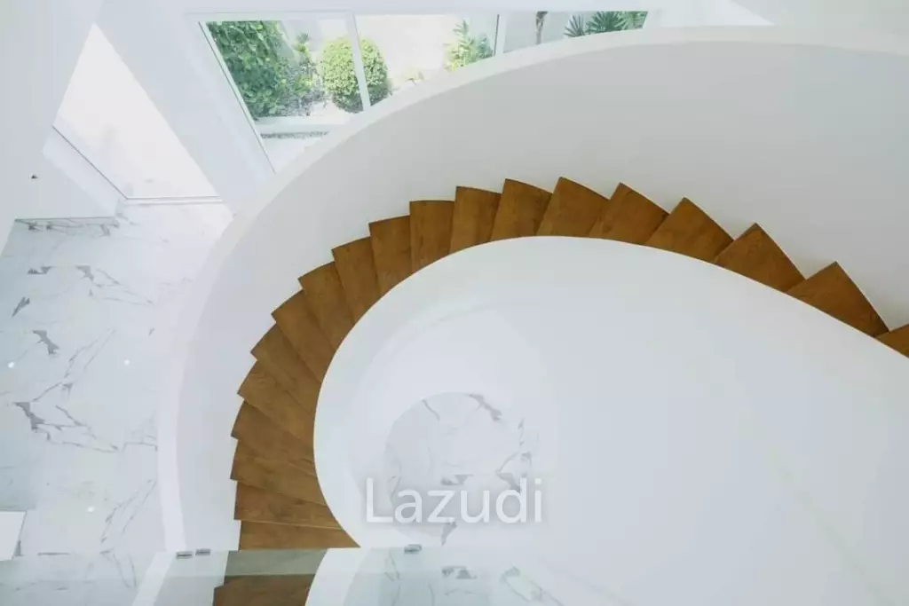 Newby Villa 8 Bedrooms In Modern Luxury Style