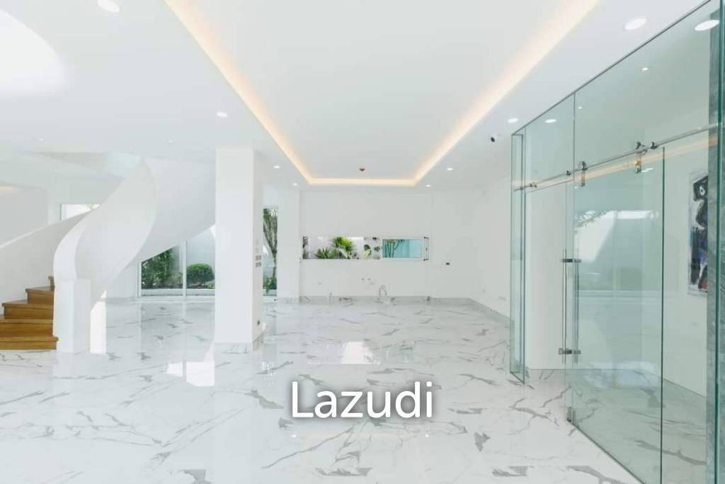 Newby Villa 8 Bedrooms In Modern Luxury Style