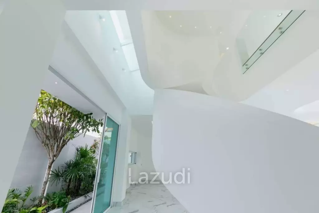 Newby Villa 8 Bedrooms In Modern Luxury Style