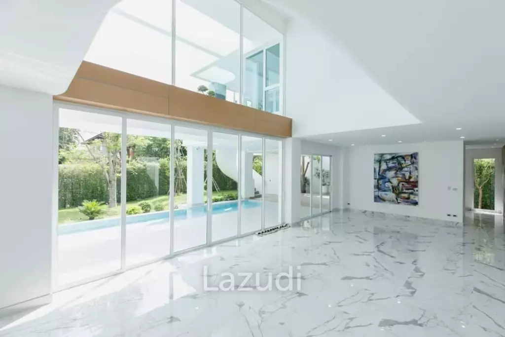 Newby Villa 8 Bedrooms In Modern Luxury Style