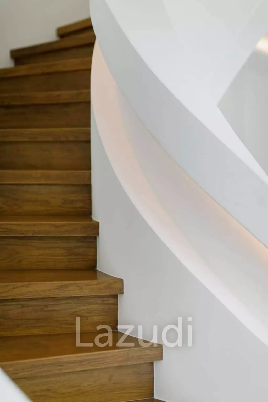 Newby Villa 8 Bedrooms In Modern Luxury Style