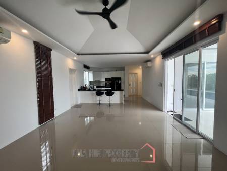 FALCON HILL HUA HIN : 4 bed luxury pool villa at great price