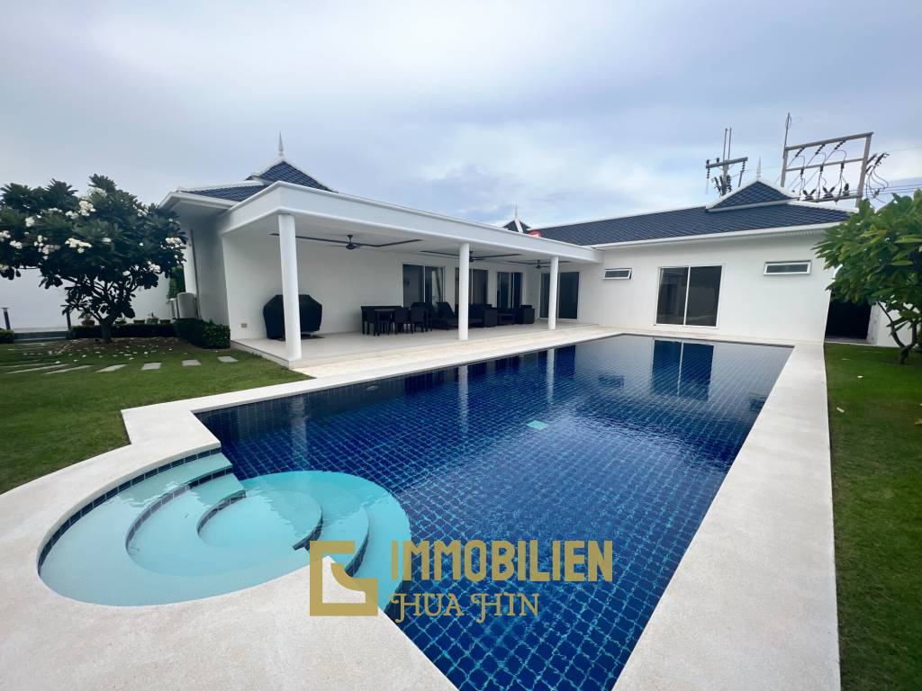 FALCON HILL HUA HIN : 4 bed luxury pool villa at great price