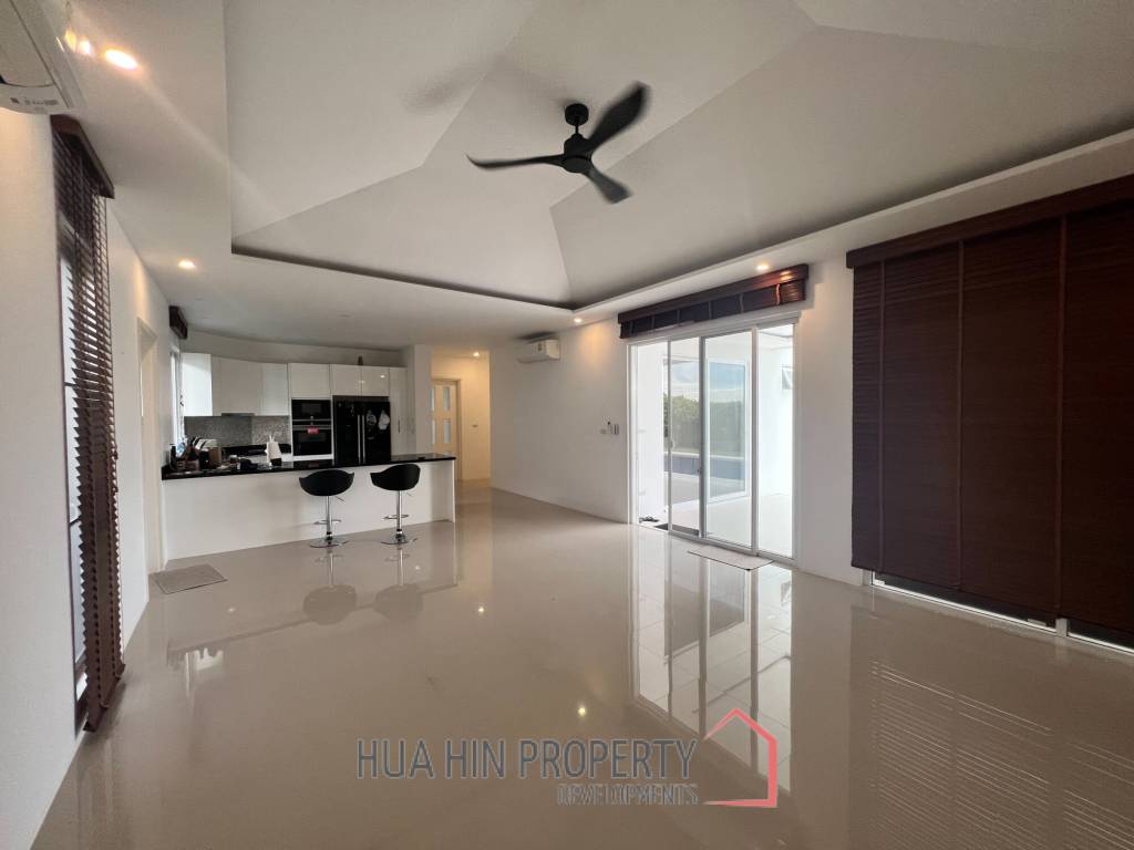 FALCON HILL HUA HIN : 4 bed luxury pool villa at great price