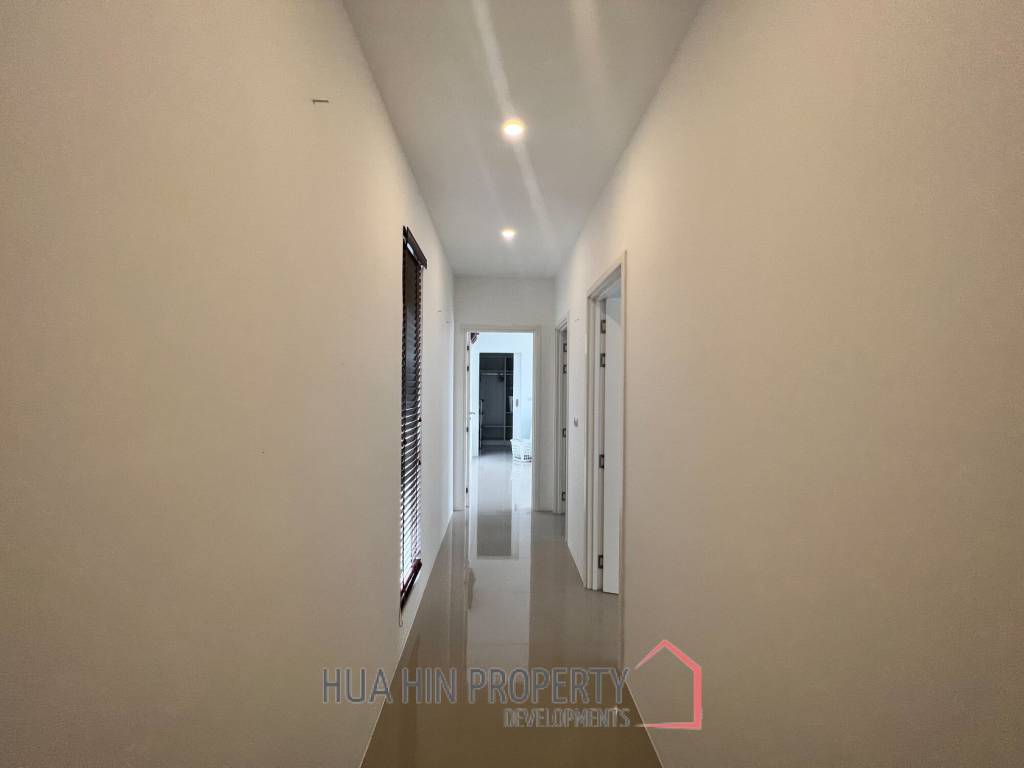 FALCON HILL HUA HIN : 4 bed luxury pool villa at great price