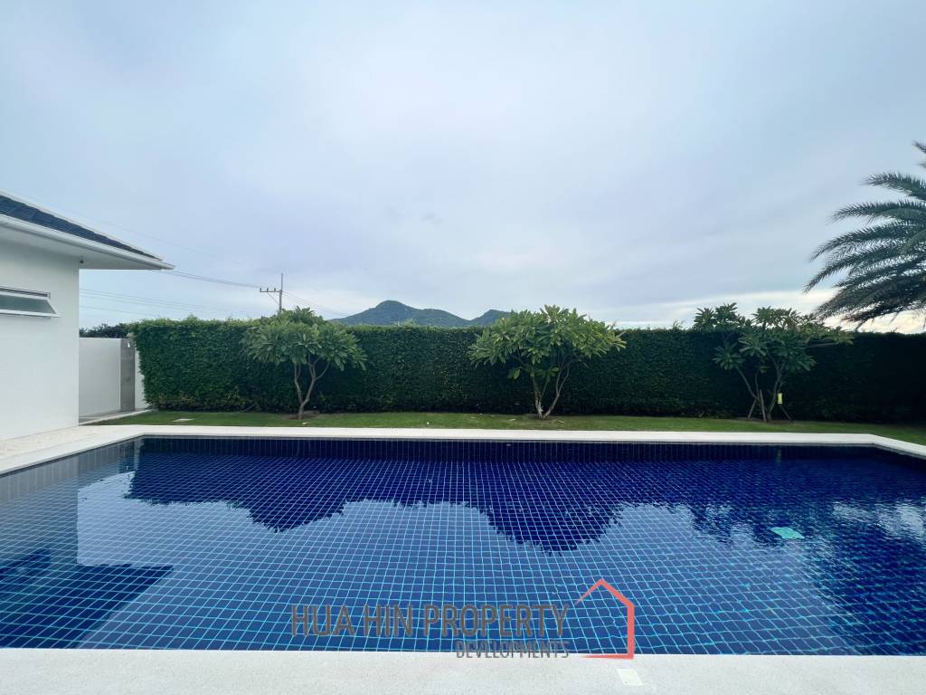 FALCON HILL HUA HIN : 4 bed luxury pool villa at great price