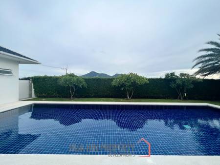 FALCON HILL HUA HIN : 4 bed luxury pool villa at great price