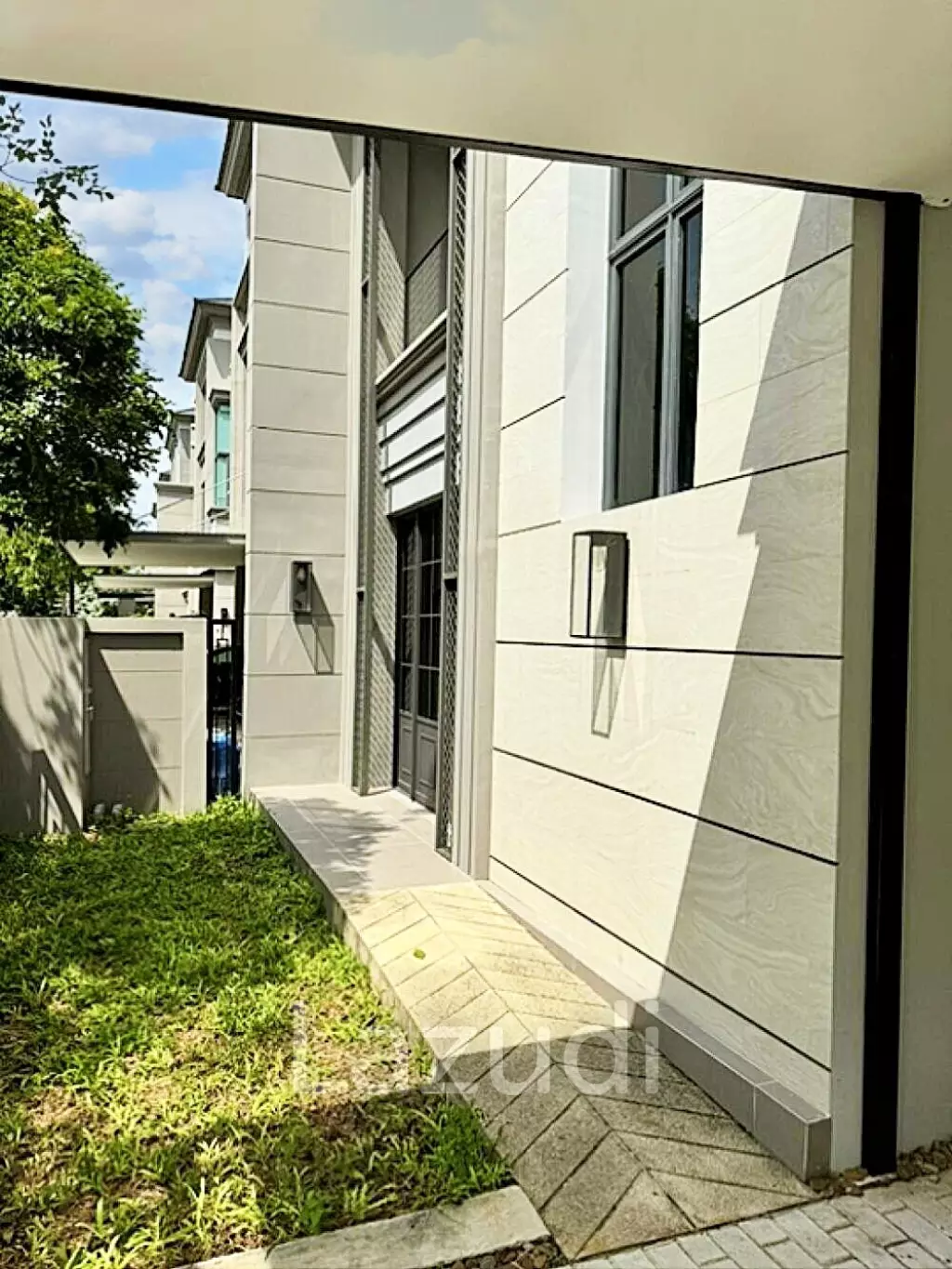 4 Bed 289 SQ.M The SONNE Srinakarindra-Bangna
