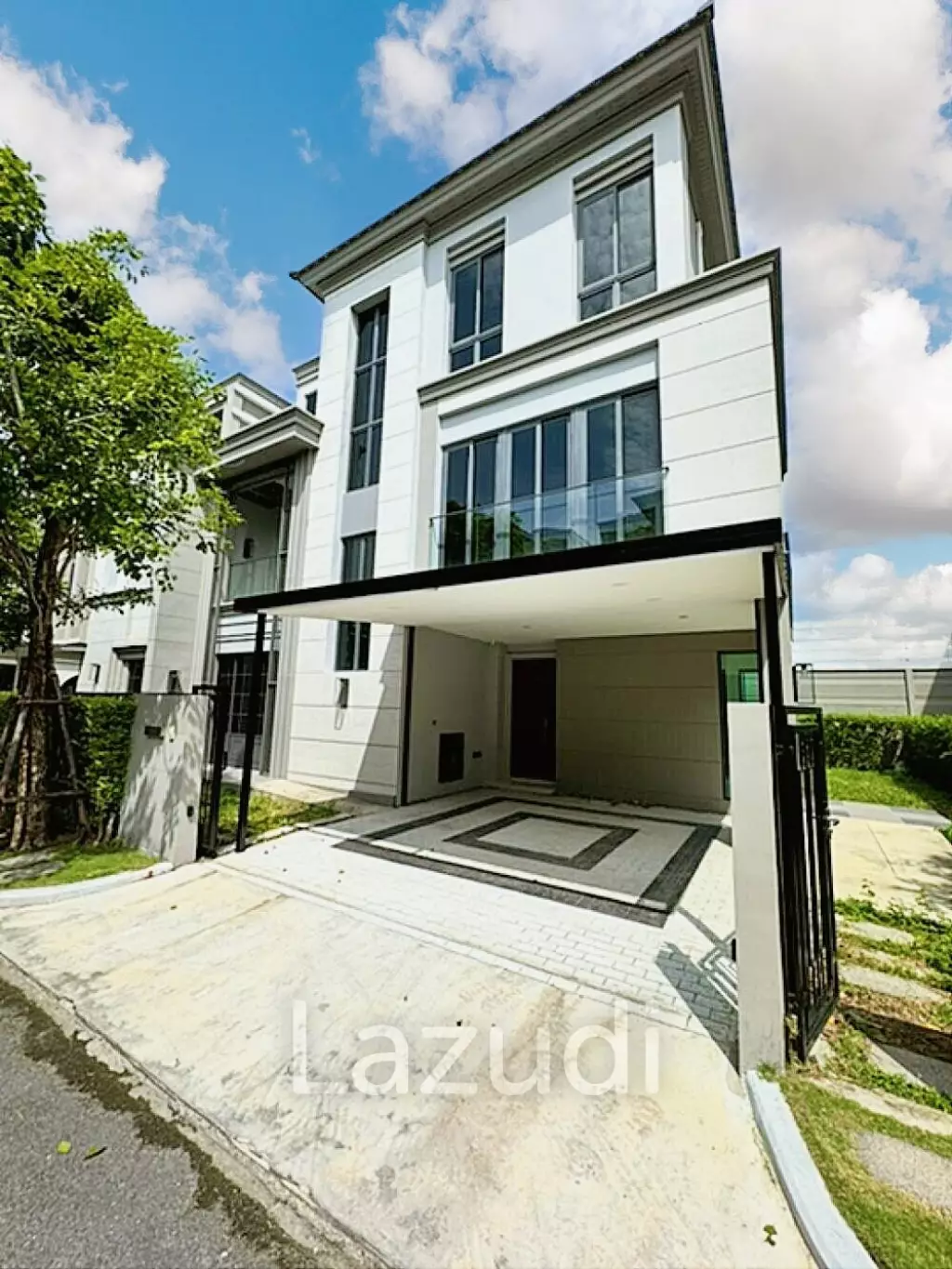 4 Bed 289 SQ.M The SONNE Srinakarindra-Bangna