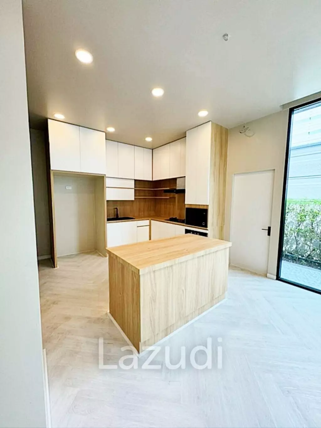 4 Bed 289 SQ.M The SONNE Srinakarindra-Bangna