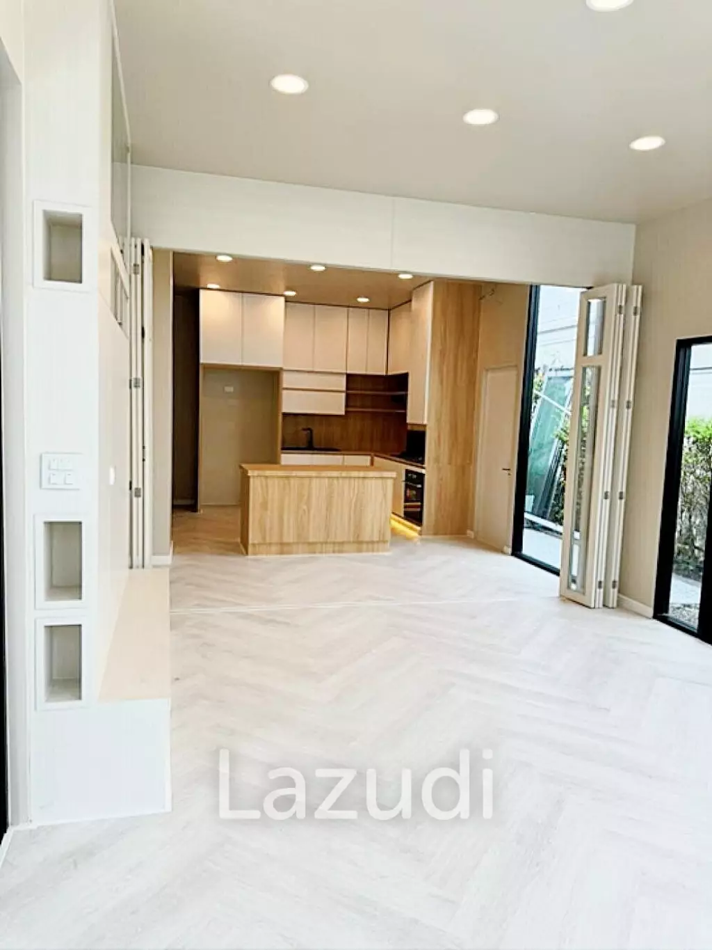 4 Bed 289 SQ.M The SONNE Srinakarindra-Bangna