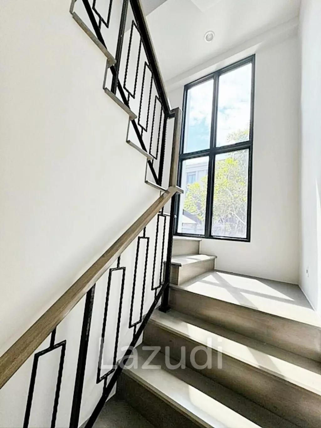 4 Bed 289 SQ.M The SONNE Srinakarindra-Bangna