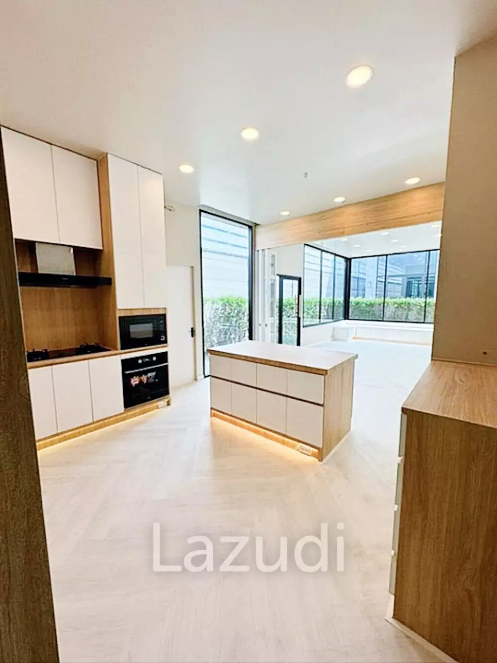 4 Bed 289 SQ.M The SONNE Srinakarindra-Bangna
