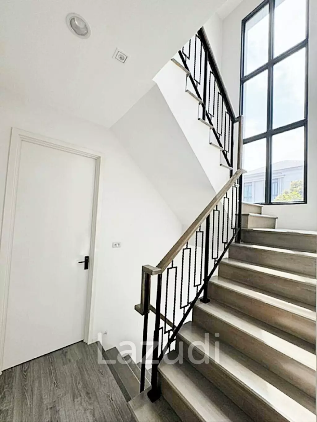 4 Bed 289 SQ.M The SONNE Srinakarindra-Bangna