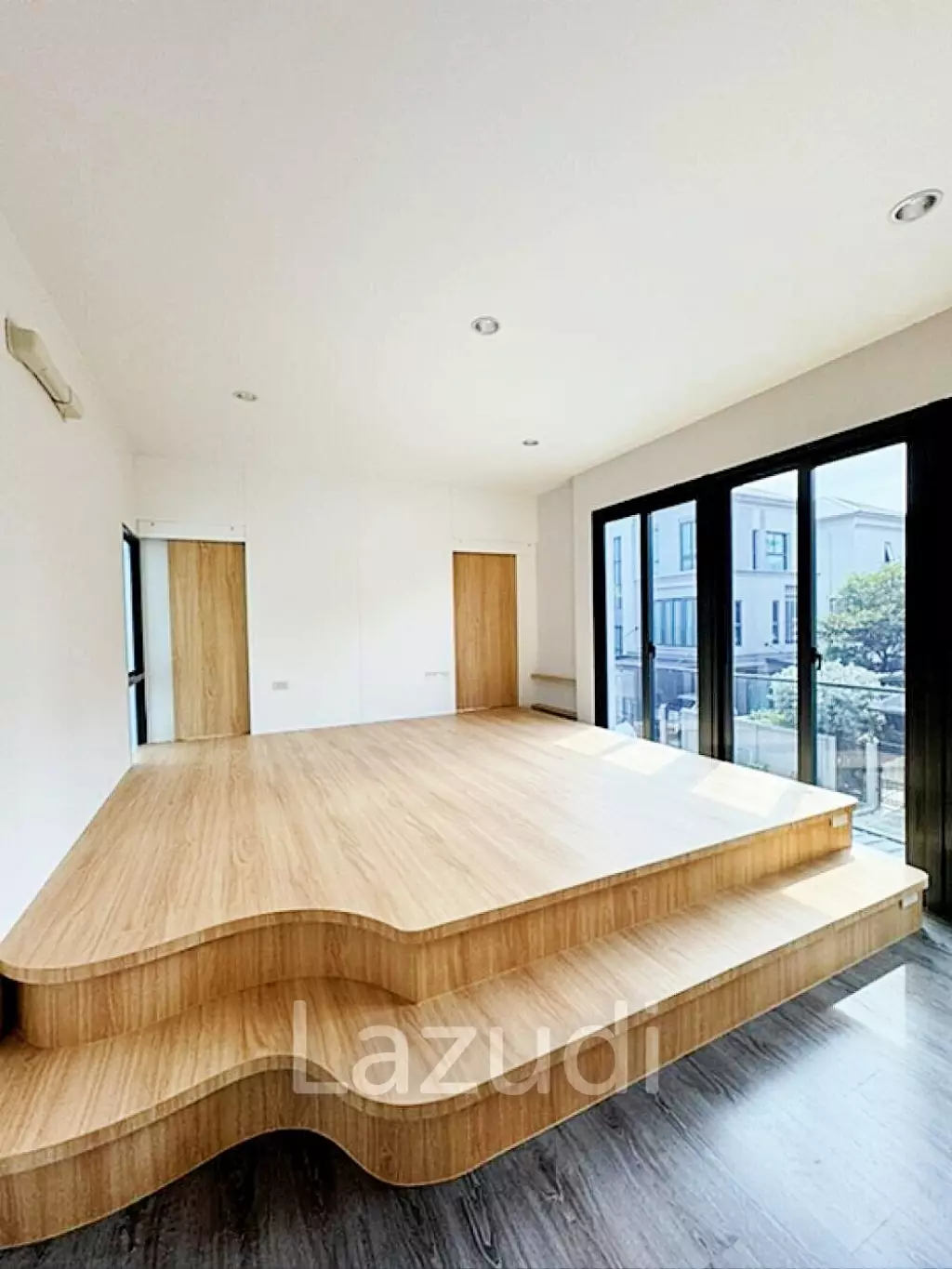 4 Bed 289 SQ.M The SONNE Srinakarindra-Bangna