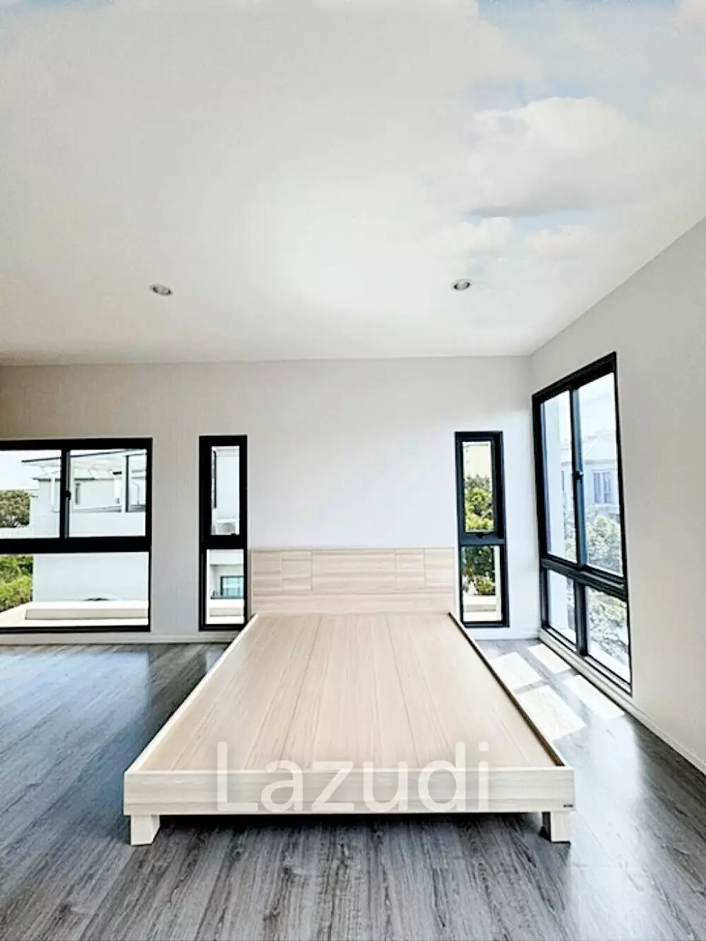 4 Bed 289 SQ.M The SONNE Srinakarindra-Bangna