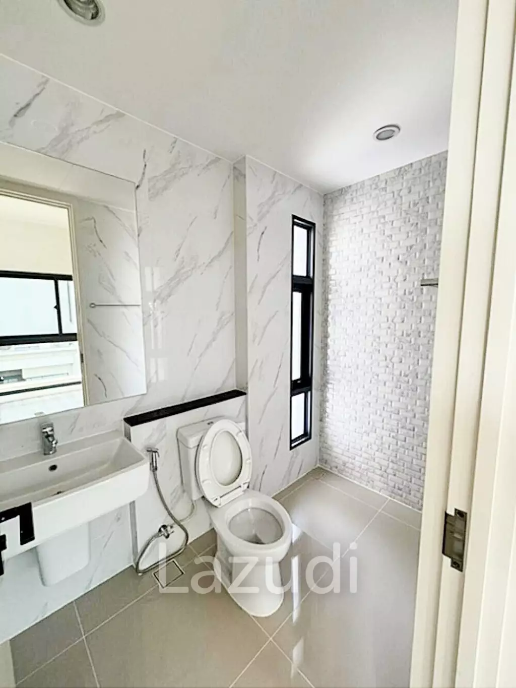4 Bed 289 SQ.M The SONNE Srinakarindra-Bangna