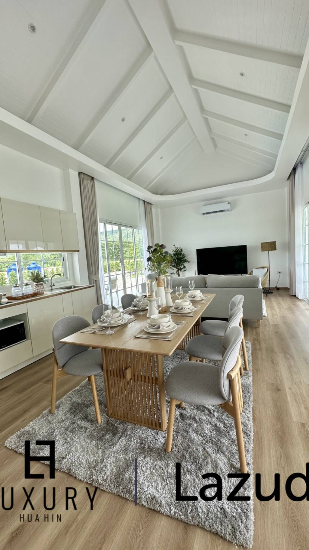 1,600 Sqm 3 Bed 4 Bath Villa For Sale