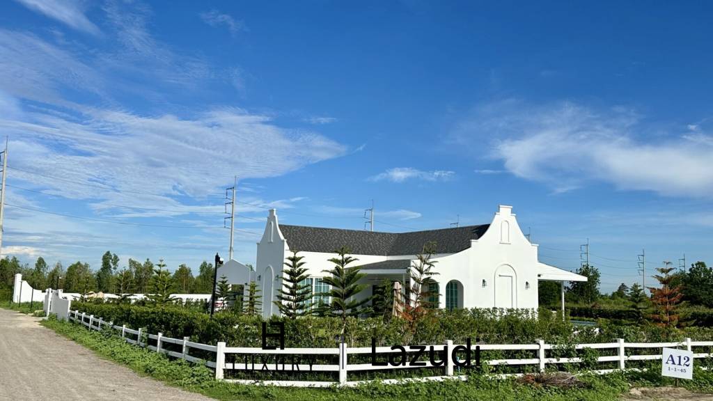 1,600 Sqm 3 Bed 4 Bath Villa For Sale