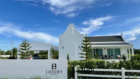 1,600 Sqm 3 Bed 4 Bath Villa For Sale