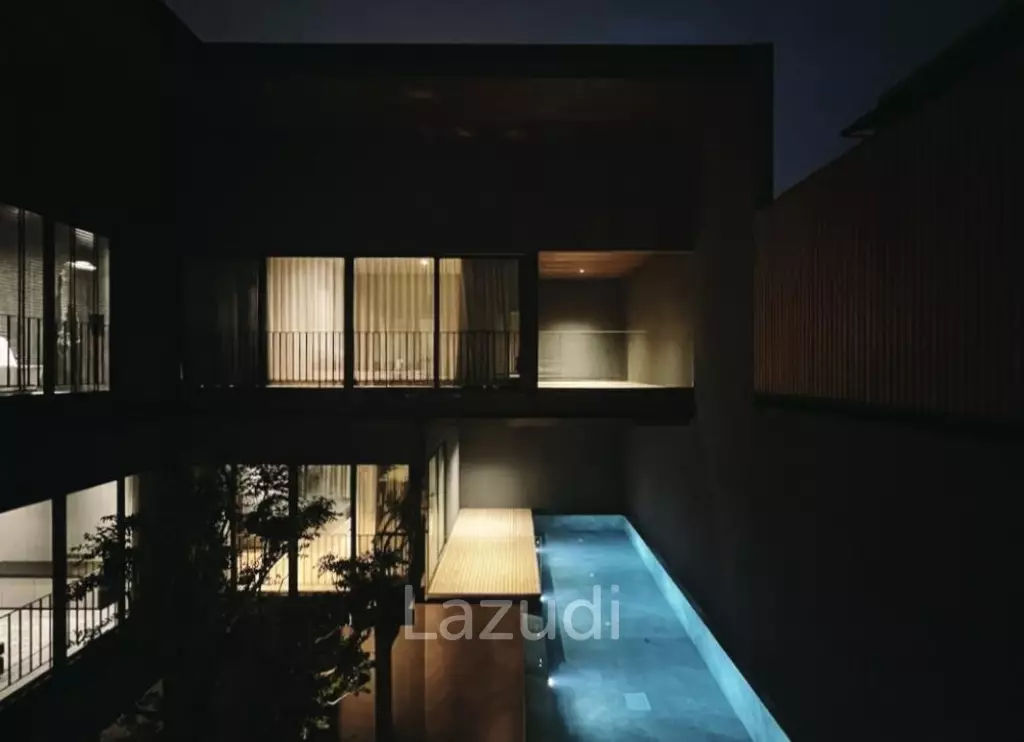 4 Bed 5 Bath 775 SQ.M House in Ramkhamhaeng 4