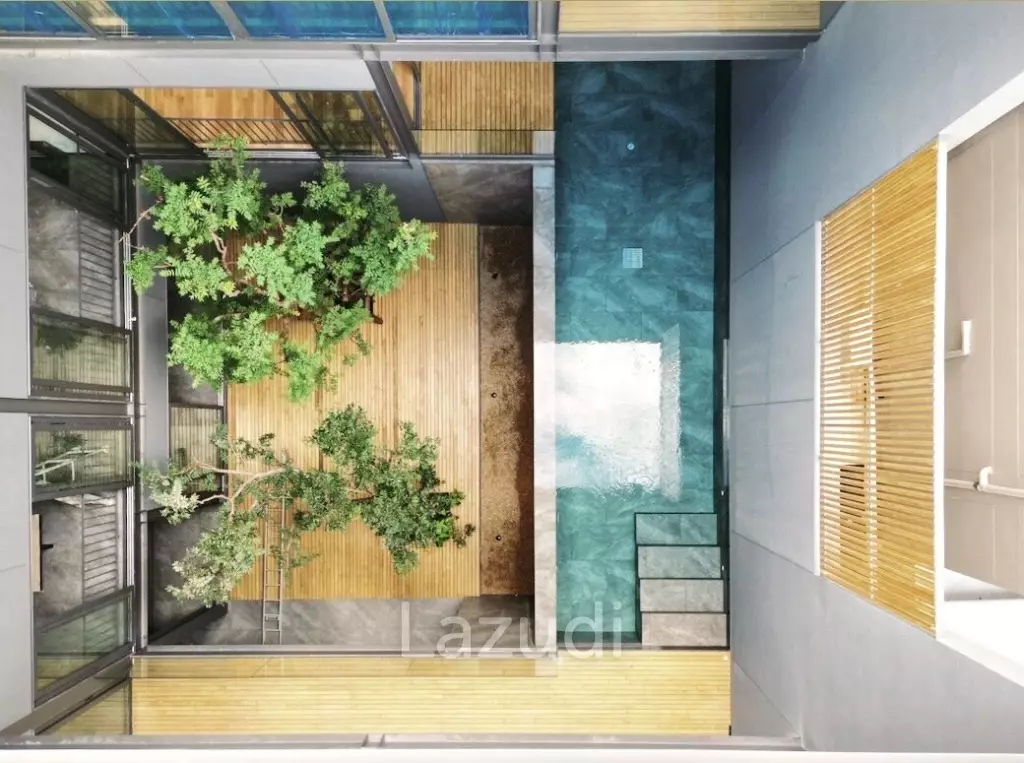 4 Bed 5 Bath 775 SQ.M House in Ramkhamhaeng 4